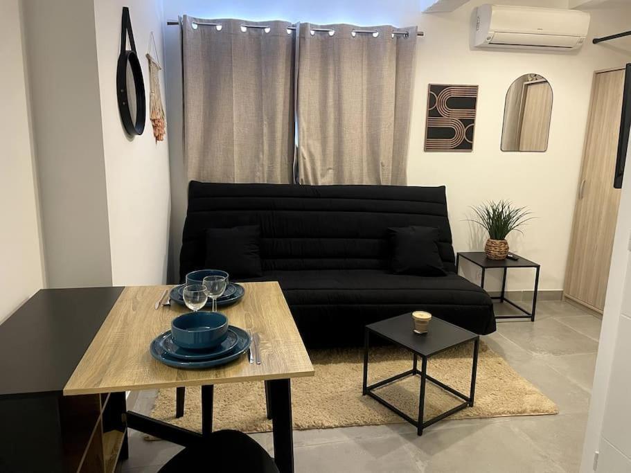 Petit Cocon Douillet Climatise Pour 2 Pers Apartment La Crau Exterior photo
